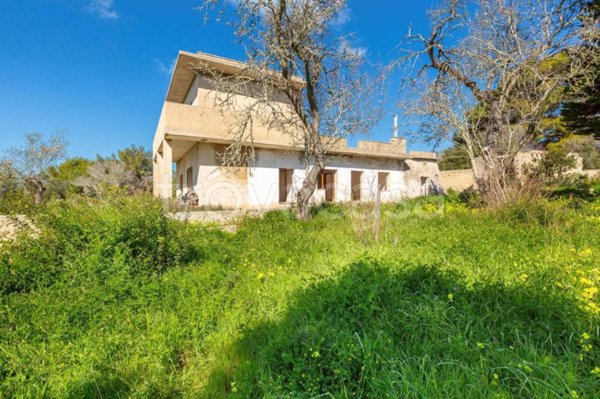 casa indipendente in vendita a Salve in zona Torre Pali