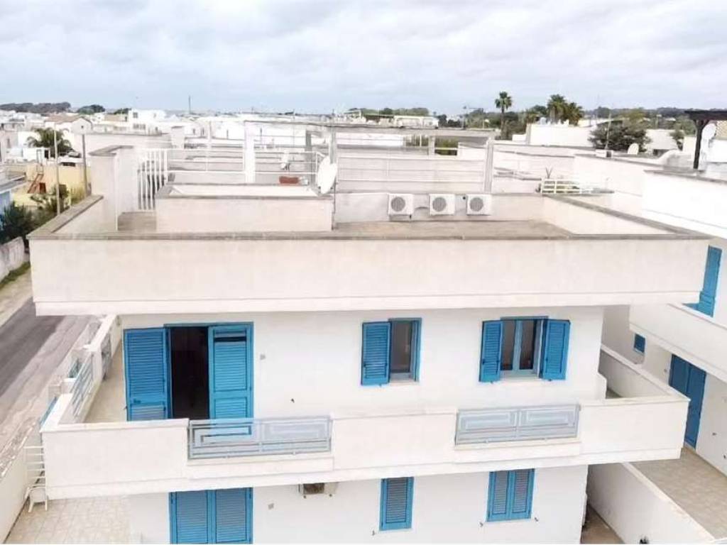 appartamento in vendita a Salve in zona Lido Marini