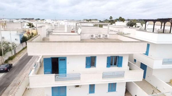 appartamento in vendita a Salve in zona Lido Marini