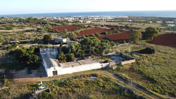 casa indipendente in vendita a Salve in zona Torre Pali
