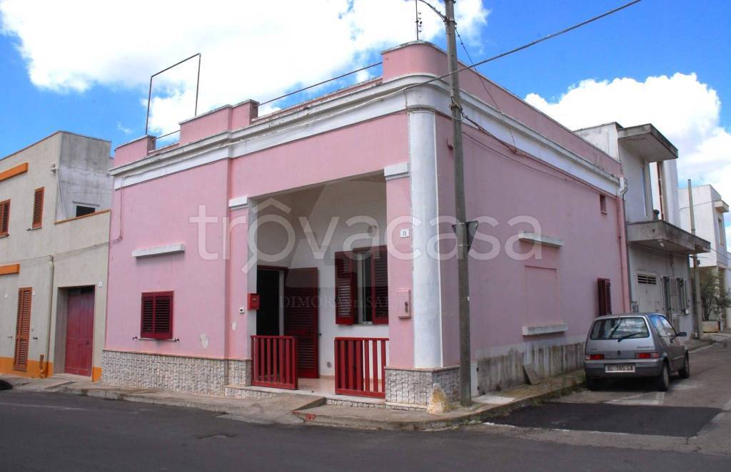 casa indipendente in vendita a Salve