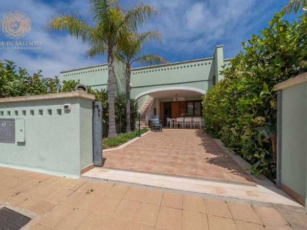 casa indipendente in vendita a Salve in zona Torre Pali