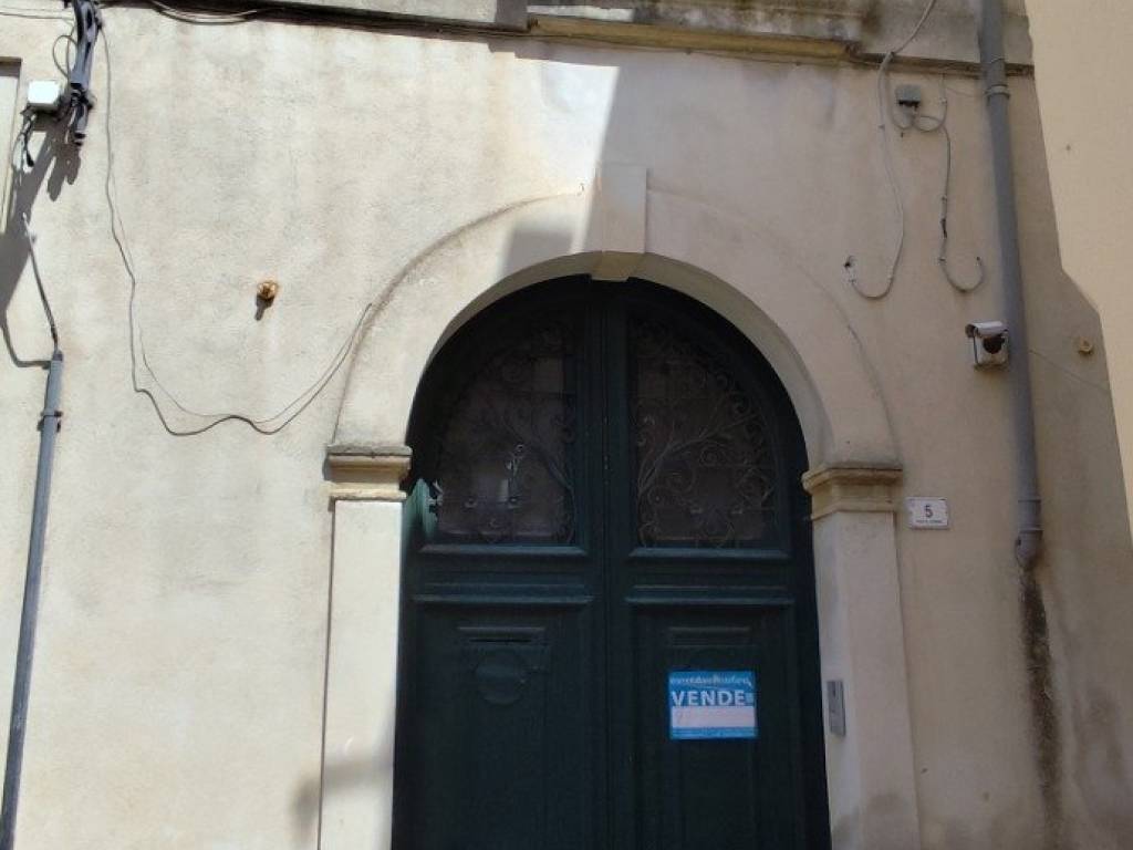 intera palazzina in vendita a Salve