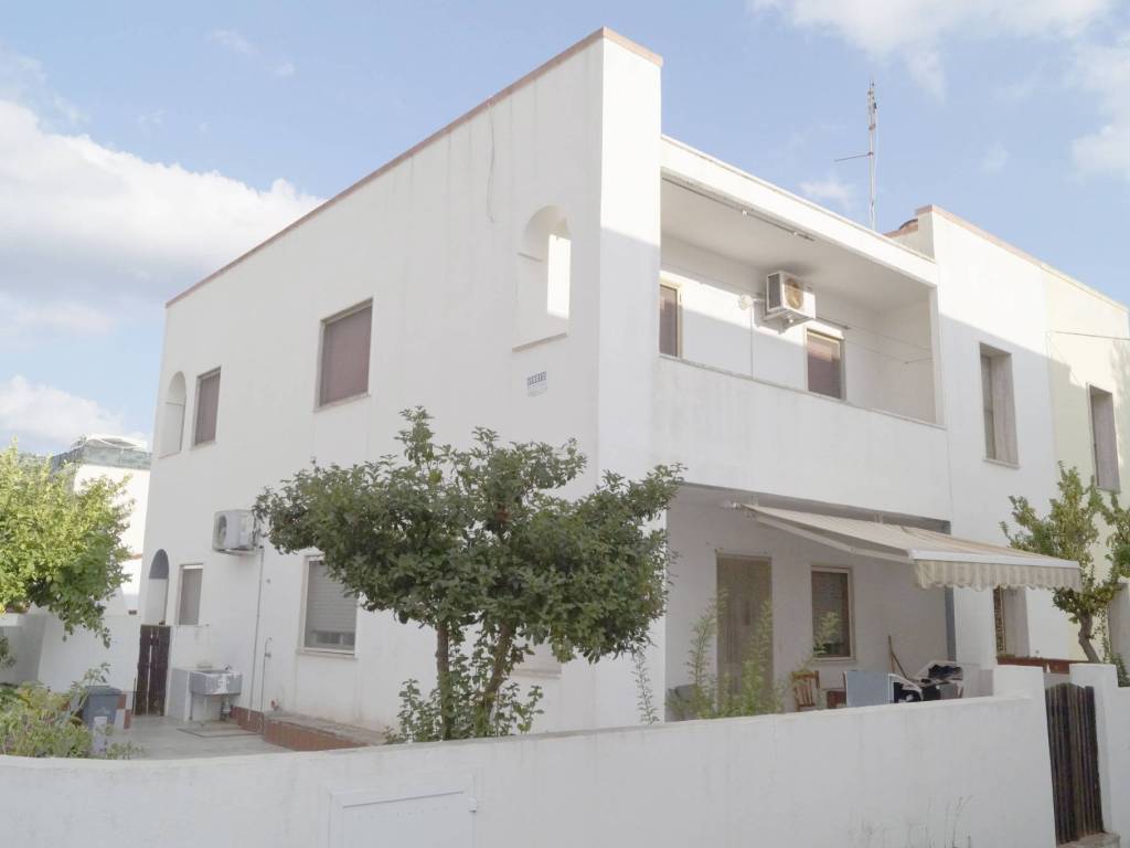appartamento in vendita a Salve in zona Torre Pali