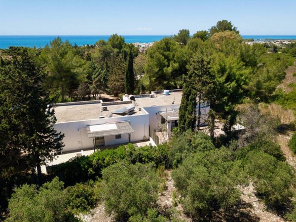 casa indipendente in vendita a Salve in zona Lido Marini