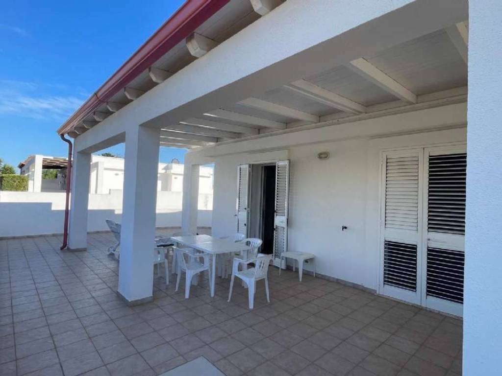 casa indipendente in vendita a Salve in zona Lido Marini