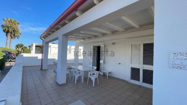 casa indipendente in vendita a Salve in zona Lido Marini