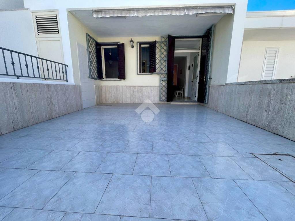 casa indipendente in vendita a Salve in zona Lido Marini
