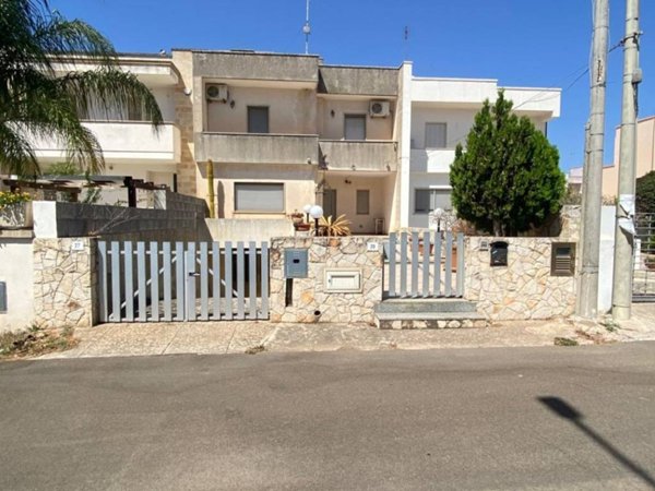casa indipendente in vendita a Salve