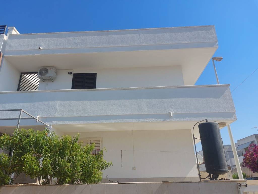 appartamento in vendita a Salve in zona Torre Pali