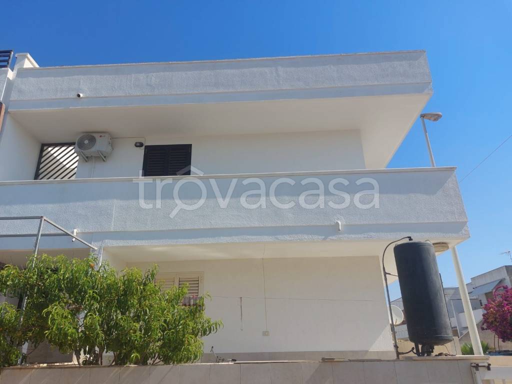 appartamento in vendita a Salve in zona Torre Pali