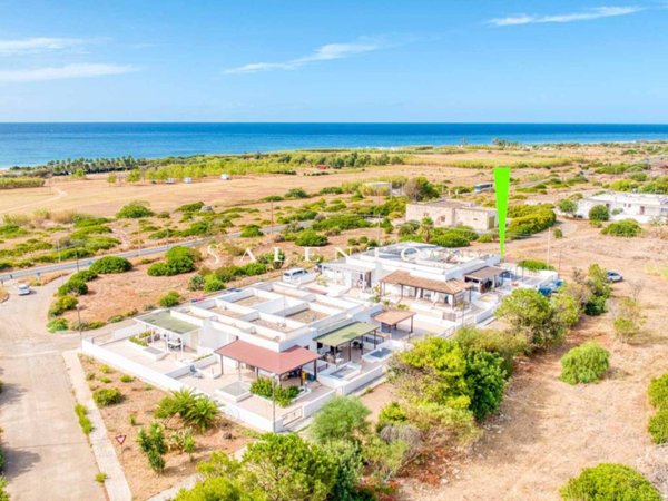 casa indipendente in vendita a Salve in zona Marina di Pescoluse