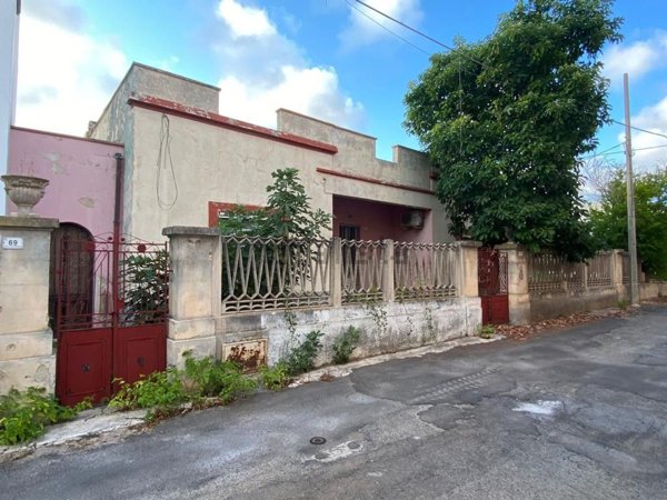 casa indipendente in vendita a Salve