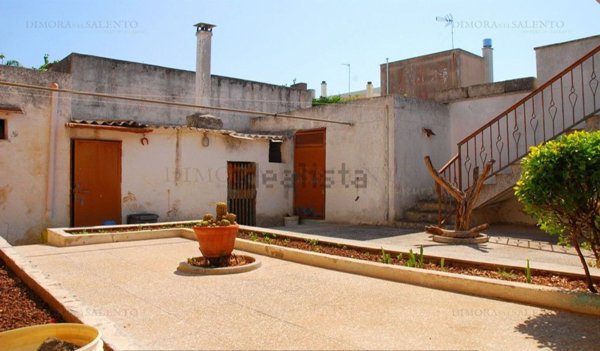 casa indipendente in vendita a Salve