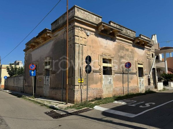 casa indipendente in vendita a Salve in zona Marina di Pescoluse