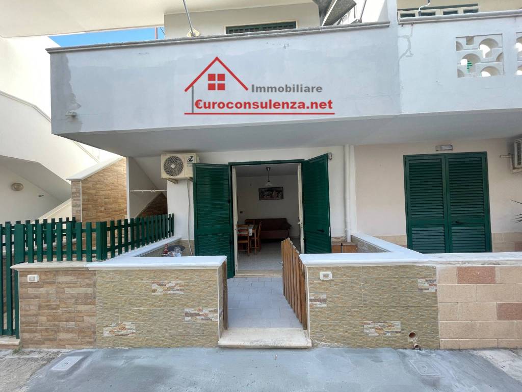 appartamento in vendita a Salve in zona Torre Pali