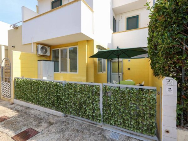 appartamento in vendita a Salve in zona Torre Pali