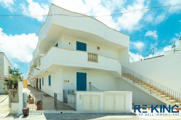 casa semindipendente in vendita a Salve in zona Torre Pali