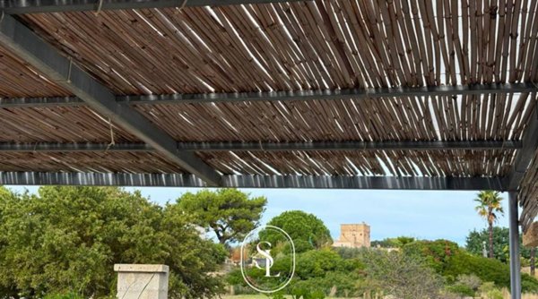 casa indipendente in vendita a Salve in zona Torre Pali