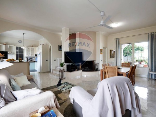 casa indipendente in vendita a Salve in zona Marina di Pescoluse