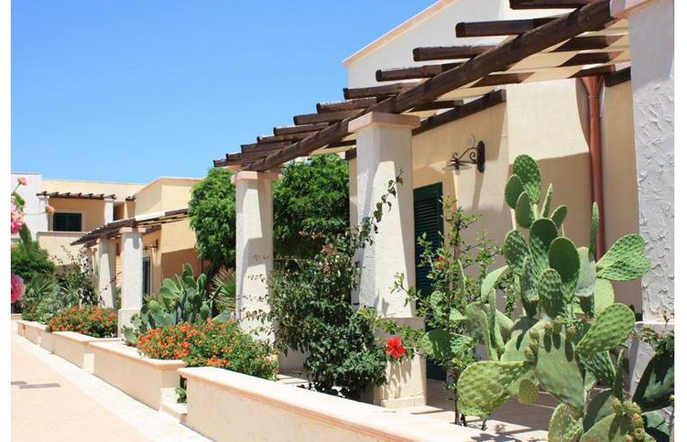 multiproprieta in vendita a Salve in zona Lido Marini