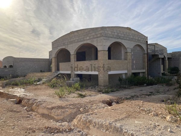 casa indipendente in vendita a Salve in zona Torre Pali