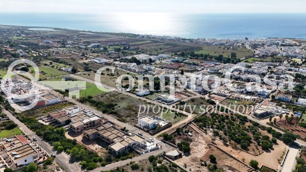 casa indipendente in vendita a Salve in zona Torre Pali