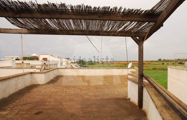 casa indipendente in vendita a Salve in zona Torre Pali