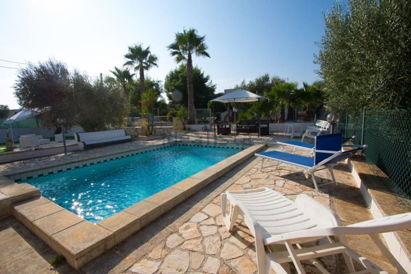 casa indipendente in vendita a Salve in zona Posto Vecchio