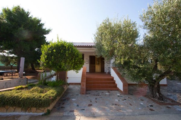 casa indipendente in vendita a Salve in zona Posto Vecchio