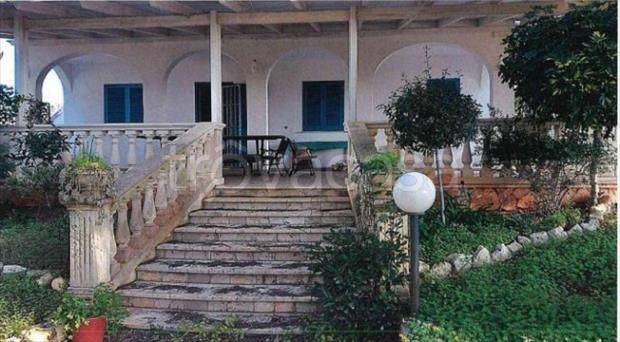 ufficio in vendita a Salve in zona Torre Pali