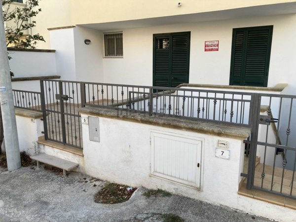 appartamento in vendita a Salve in zona Torre Pali