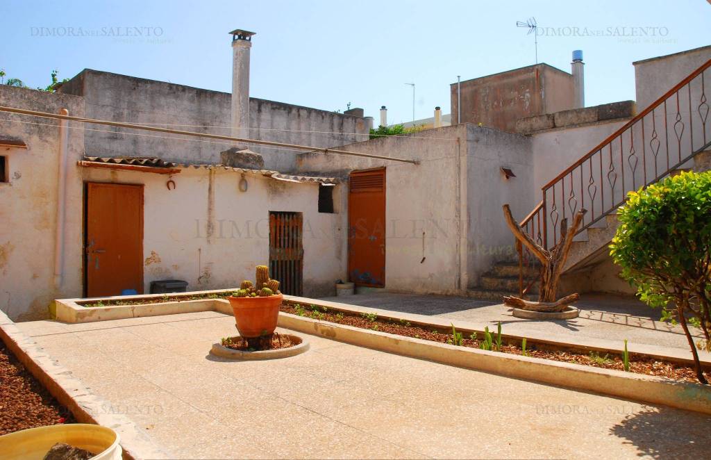 casa indipendente in vendita a Salve in zona Marina di Pescoluse