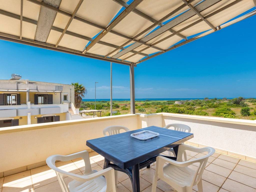 appartamento in vendita a Salve in zona Torre Pali