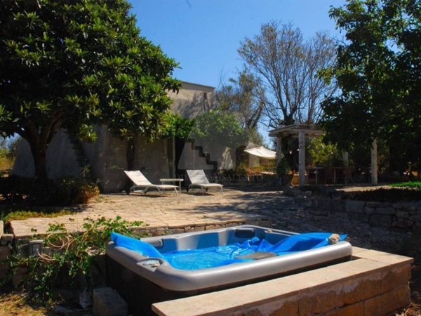 casa indipendente in vendita a Salve in zona Marina di Pescoluse