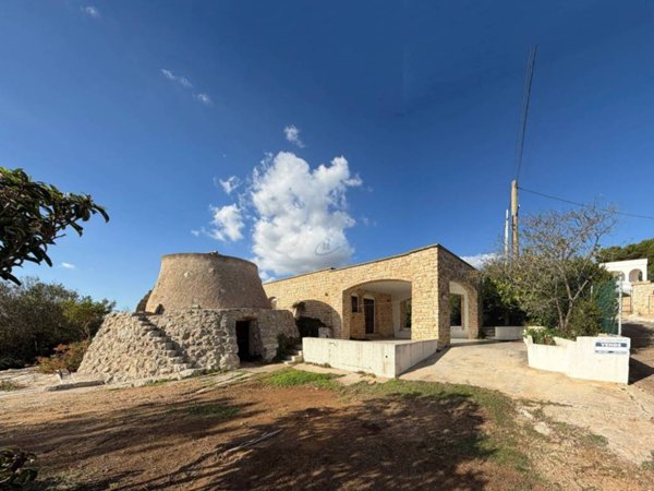 casa indipendente in vendita a Salve