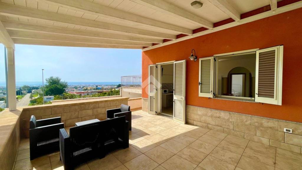 casa indipendente in vendita a Salve in zona Torre Pali