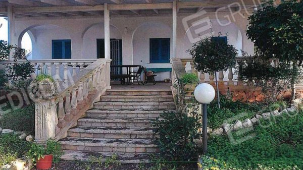 casa indipendente in vendita a Salve in zona Torre Pali