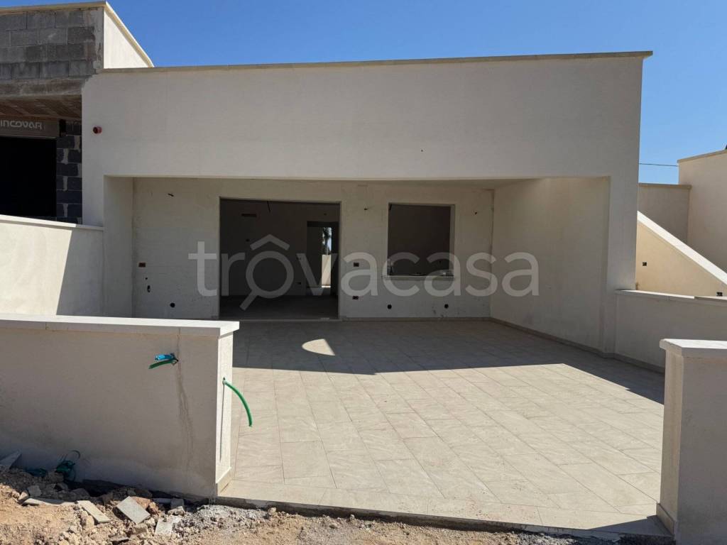 casa indipendente in vendita a Salve in zona Torre Pali