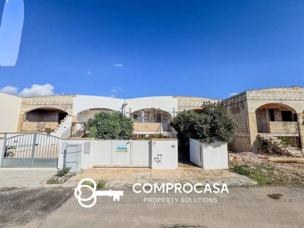 casa indipendente in vendita a Salve in zona Torre Pali