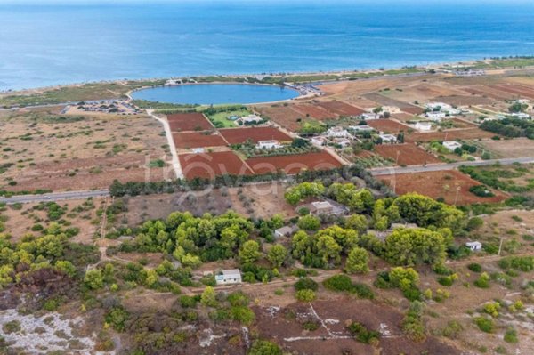 casa indipendente in vendita a Salve in zona Marina di Pescoluse