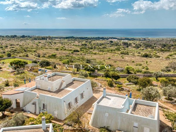 casa indipendente in vendita a Salve in zona Torre Pali