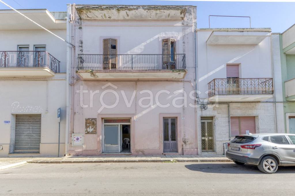 casa indipendente in vendita a Salve in zona Torre Pali