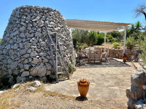 casa indipendente in vendita a Salve in zona Marina di Pescoluse