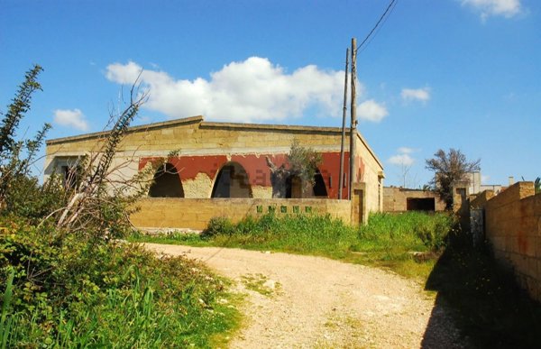 casa indipendente in vendita a Salve