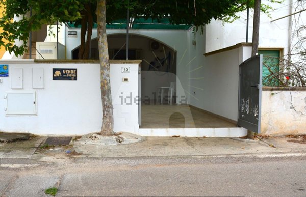 casa indipendente in vendita a Salve in zona Torre Pali