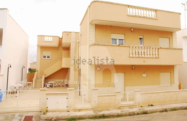 casa indipendente in vendita a Salve in zona Torre Pali