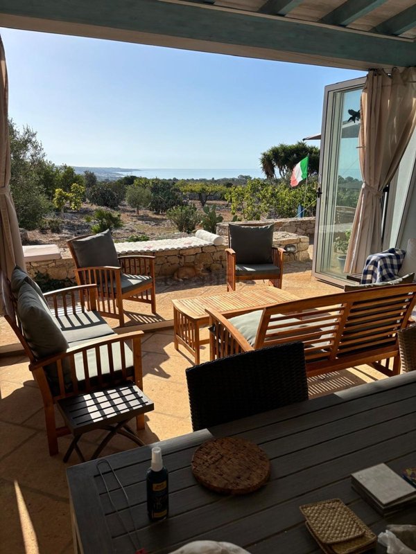 casa indipendente in vendita a Salve in zona Lido Marini