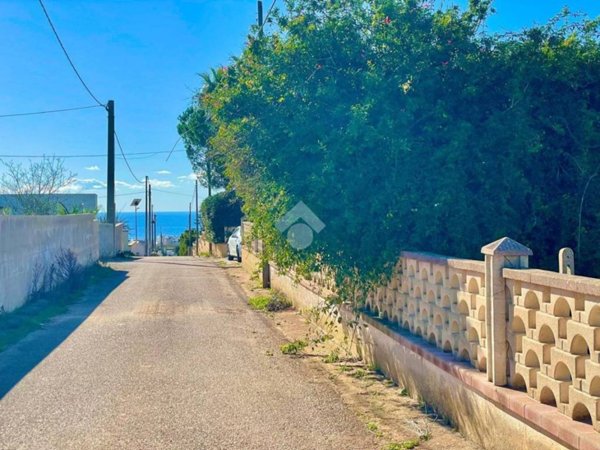 casa indipendente in vendita a Salve in zona Torre Pali