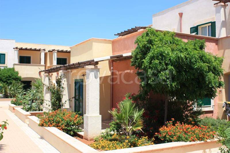 appartamento in vendita a Salve in zona Lido Marini